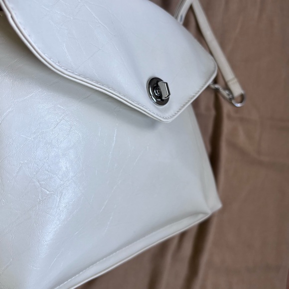 Faux leather off white bag - Picture 2 of 14